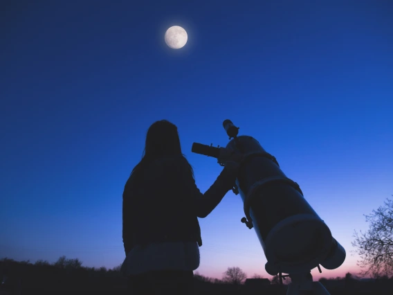 Telescope-moon-observation