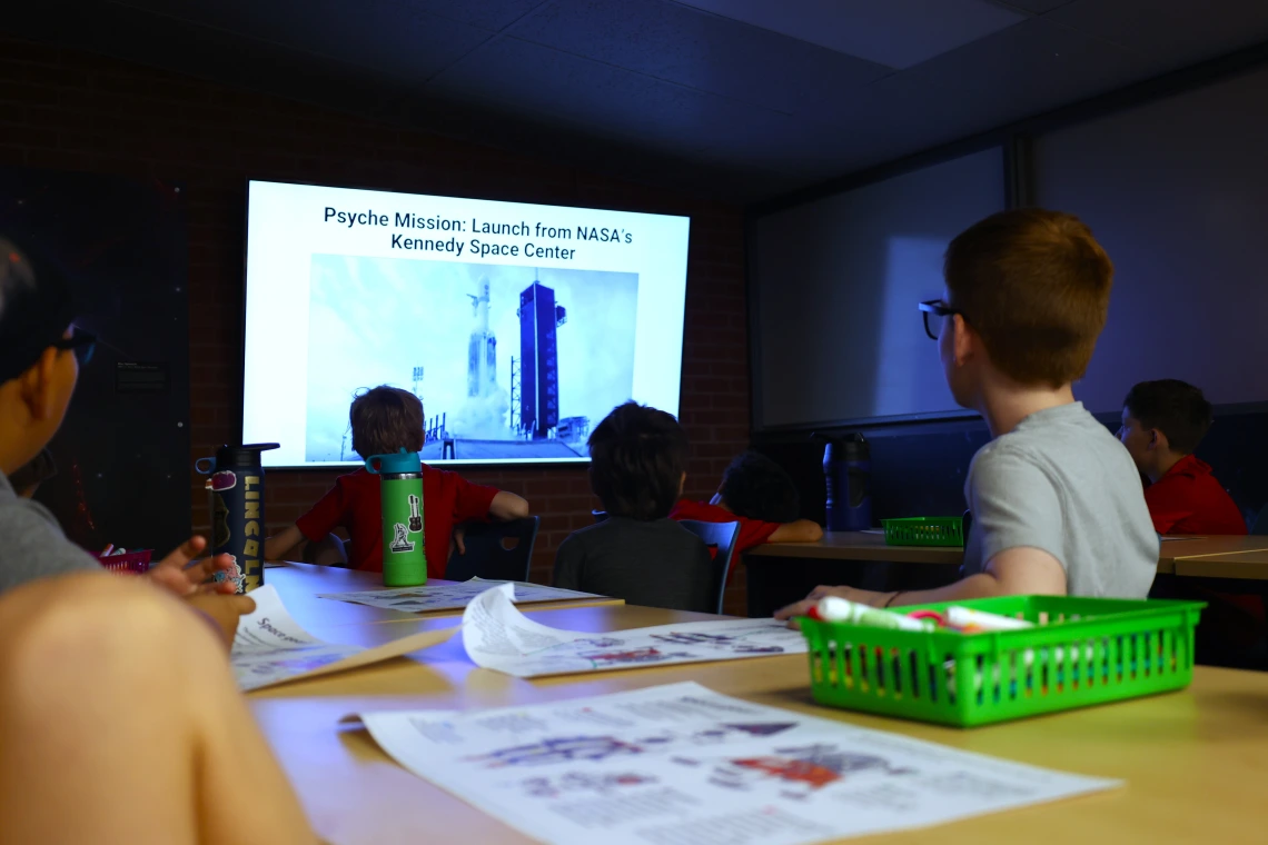 kids science camp at flandrau