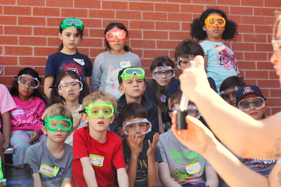 kids science camp at flandrau